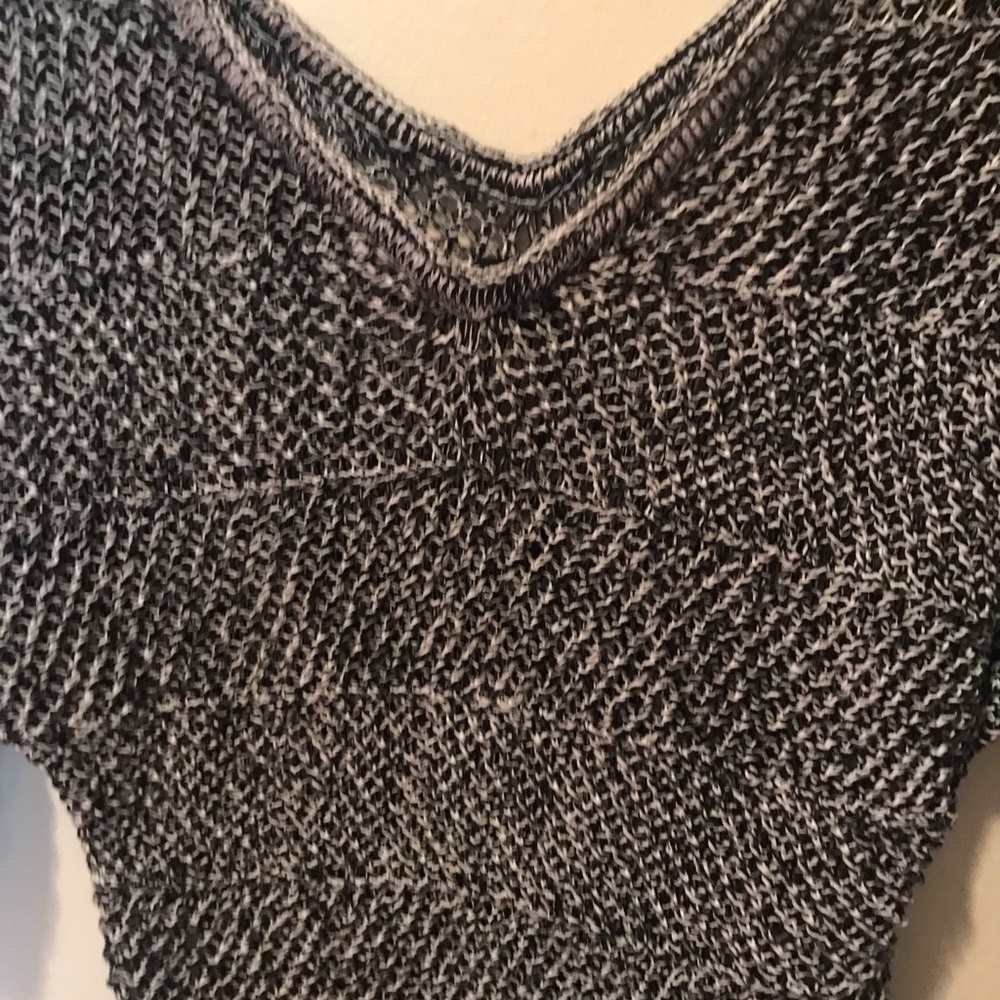 EXPRESS KNIT TOP XS NWOT - Picture 3 of 7